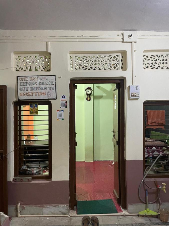Indra Paying Guest House Benares Buitenkant foto